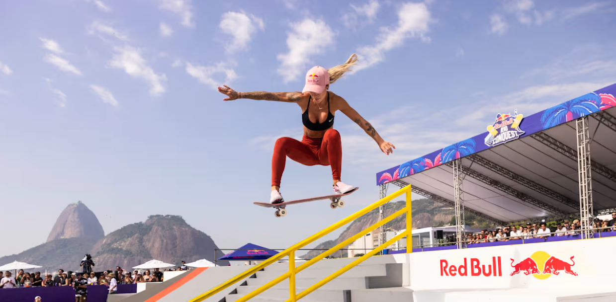 Alt tex: Leticia Bufoni at Red Bull transcended competition